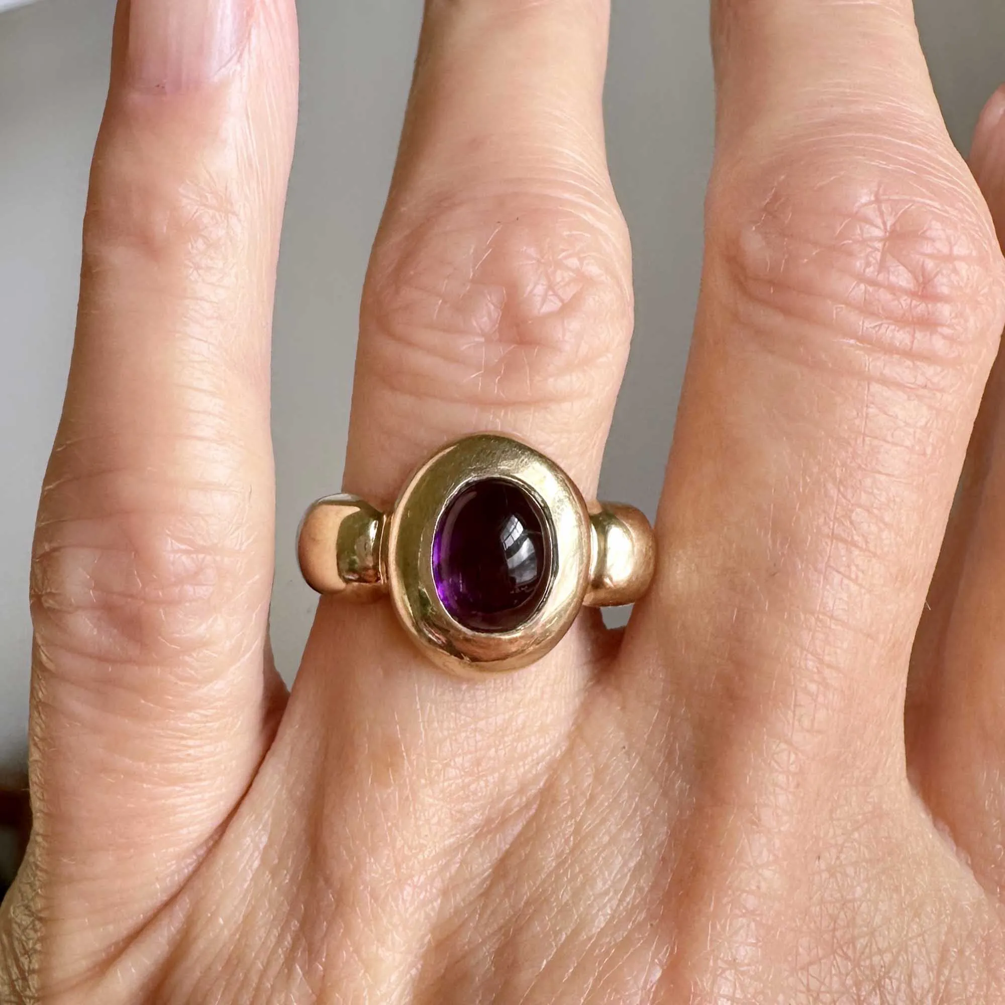 Vintage Domed Amethyst Cabochon Ring in Gold