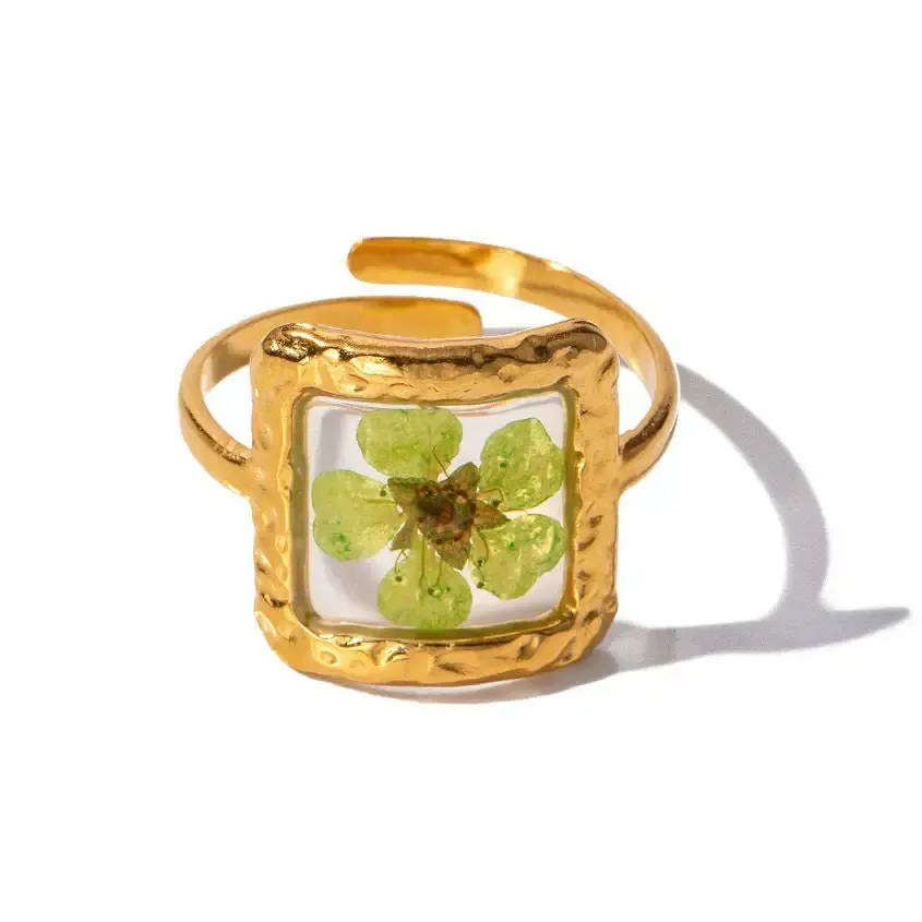Vintage Dried Flowers Apparel and Accessories Collection