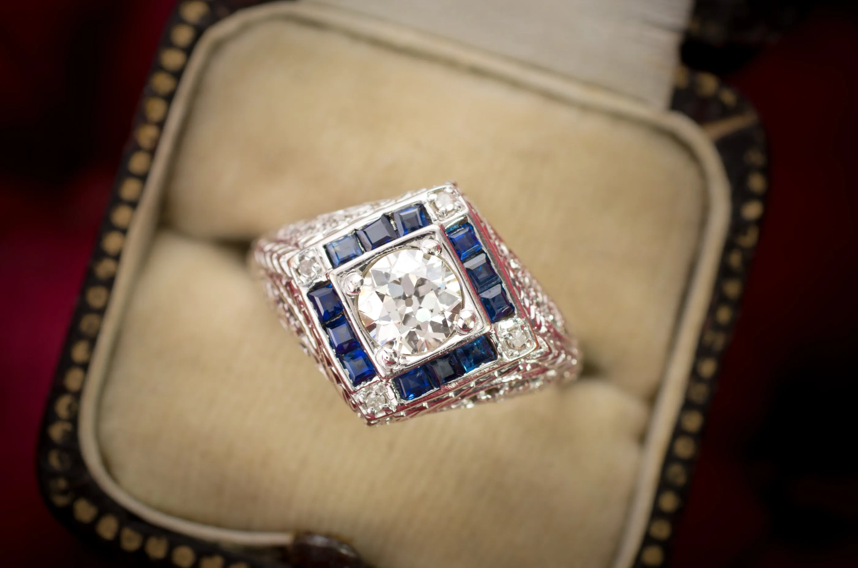 VINTAGE OLD EUROPEAN CUT DIAMOND AND SAPPHIRE RING