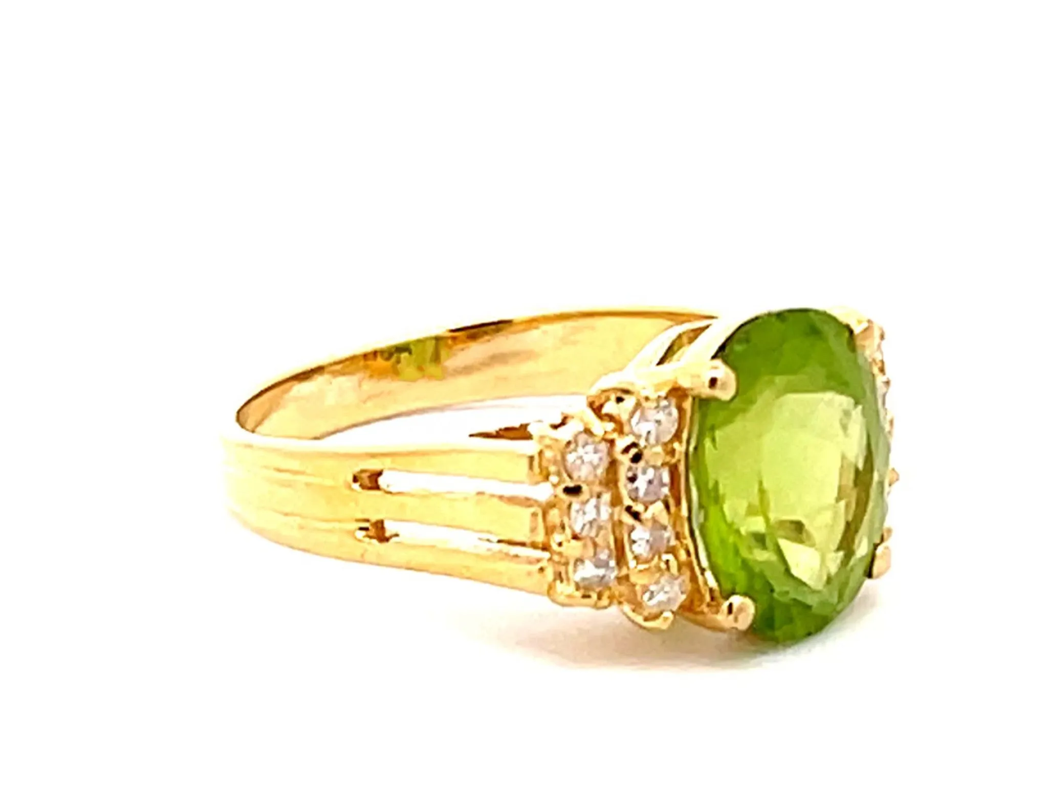 Vintage Peridot and Diamond Ring in 18k Yellow Gold
