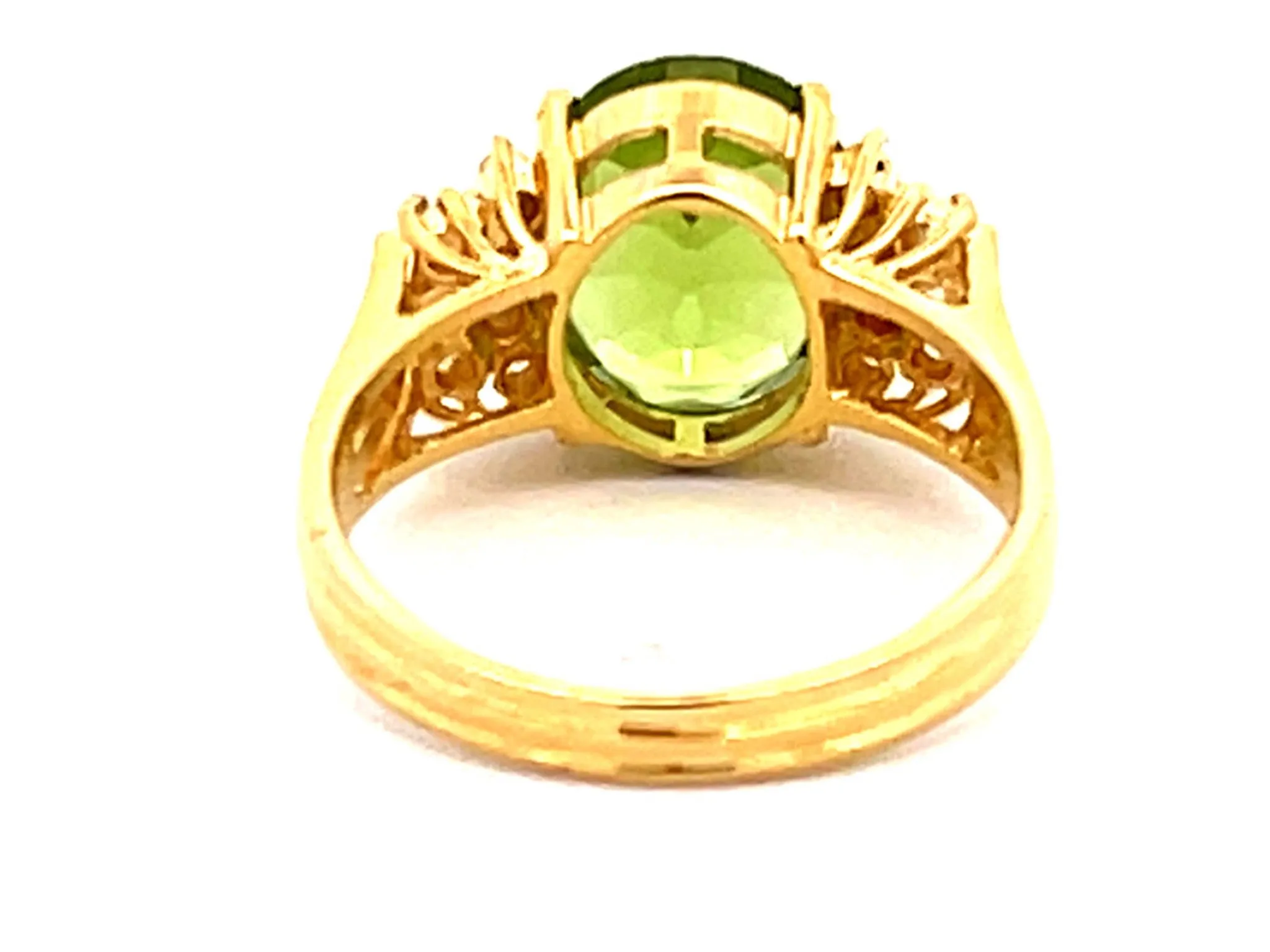Vintage Peridot and Diamond Ring in 18k Yellow Gold