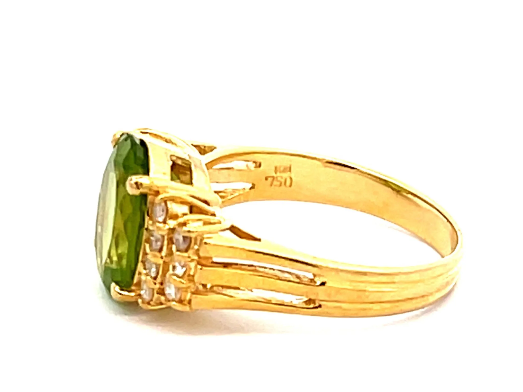 Vintage Peridot and Diamond Ring in 18k Yellow Gold
