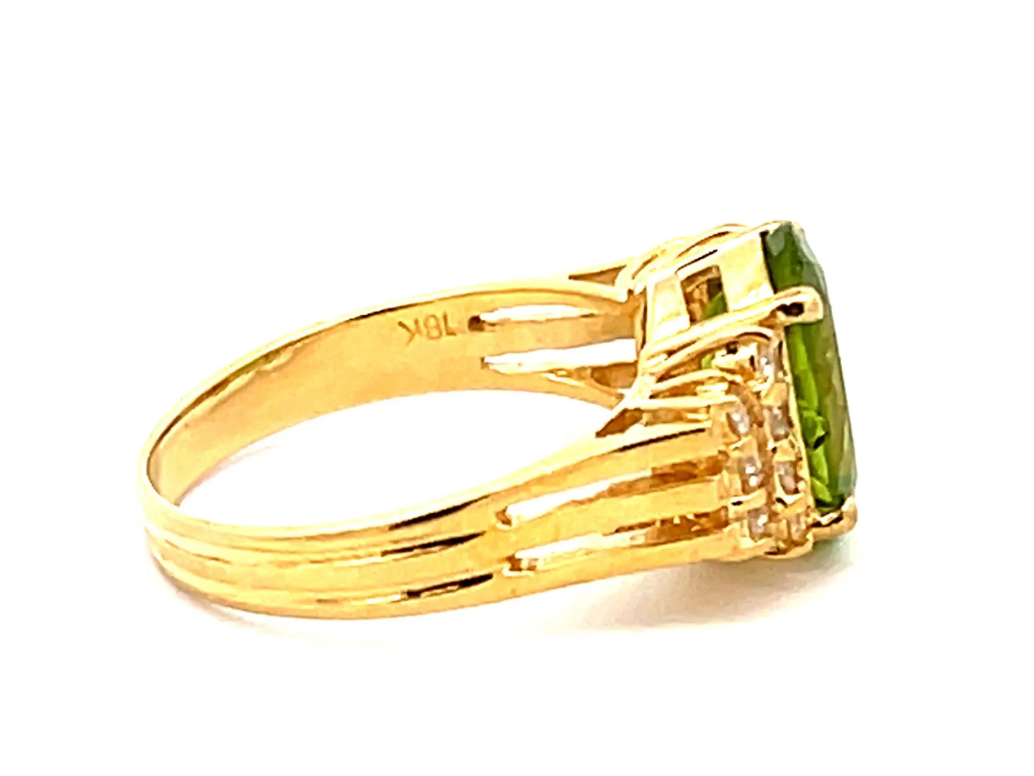 Vintage Peridot and Diamond Ring in 18k Yellow Gold