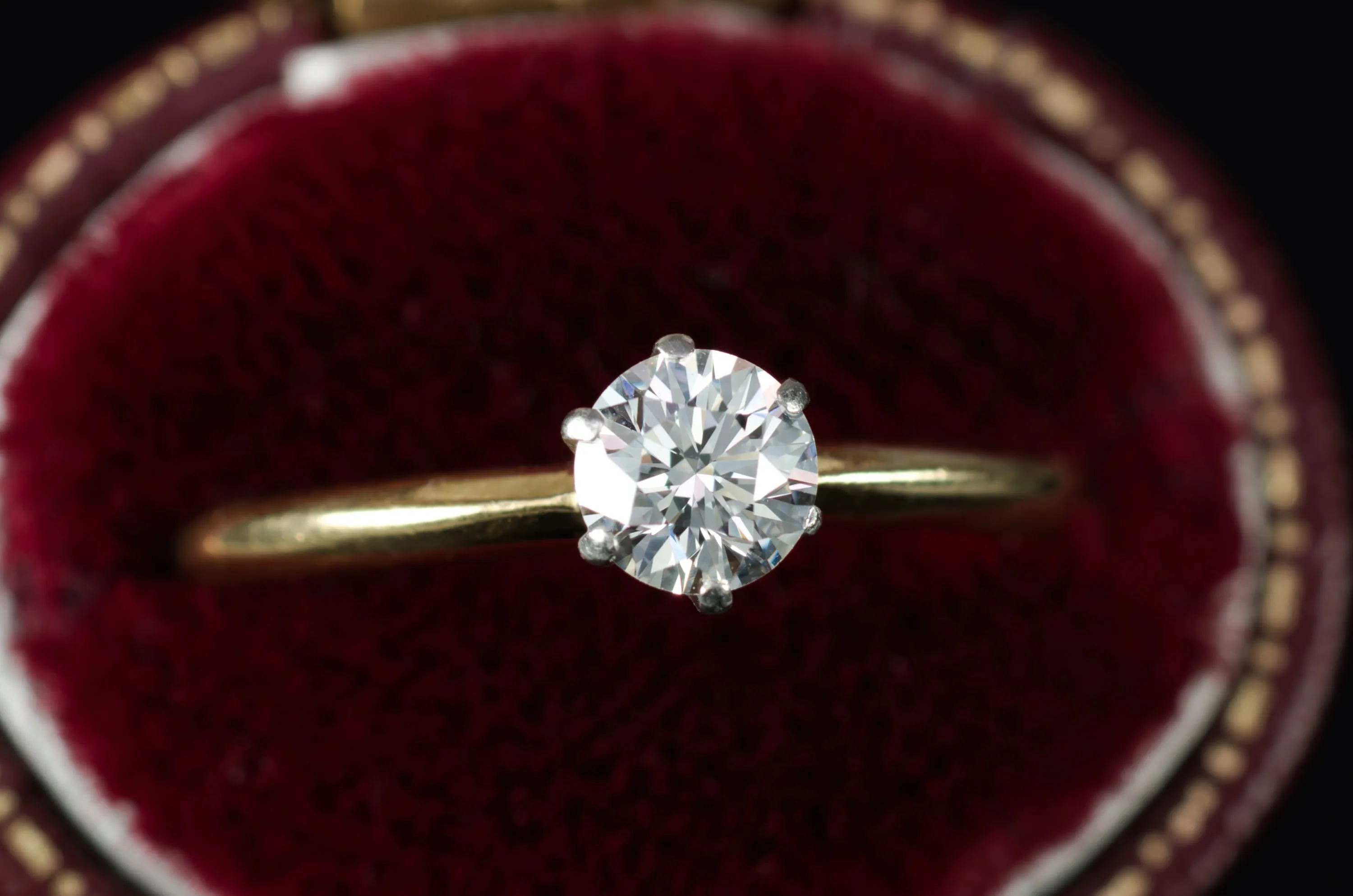 VINTAGE TIFFANY SOLITAIRE ENGAGEMENT RING