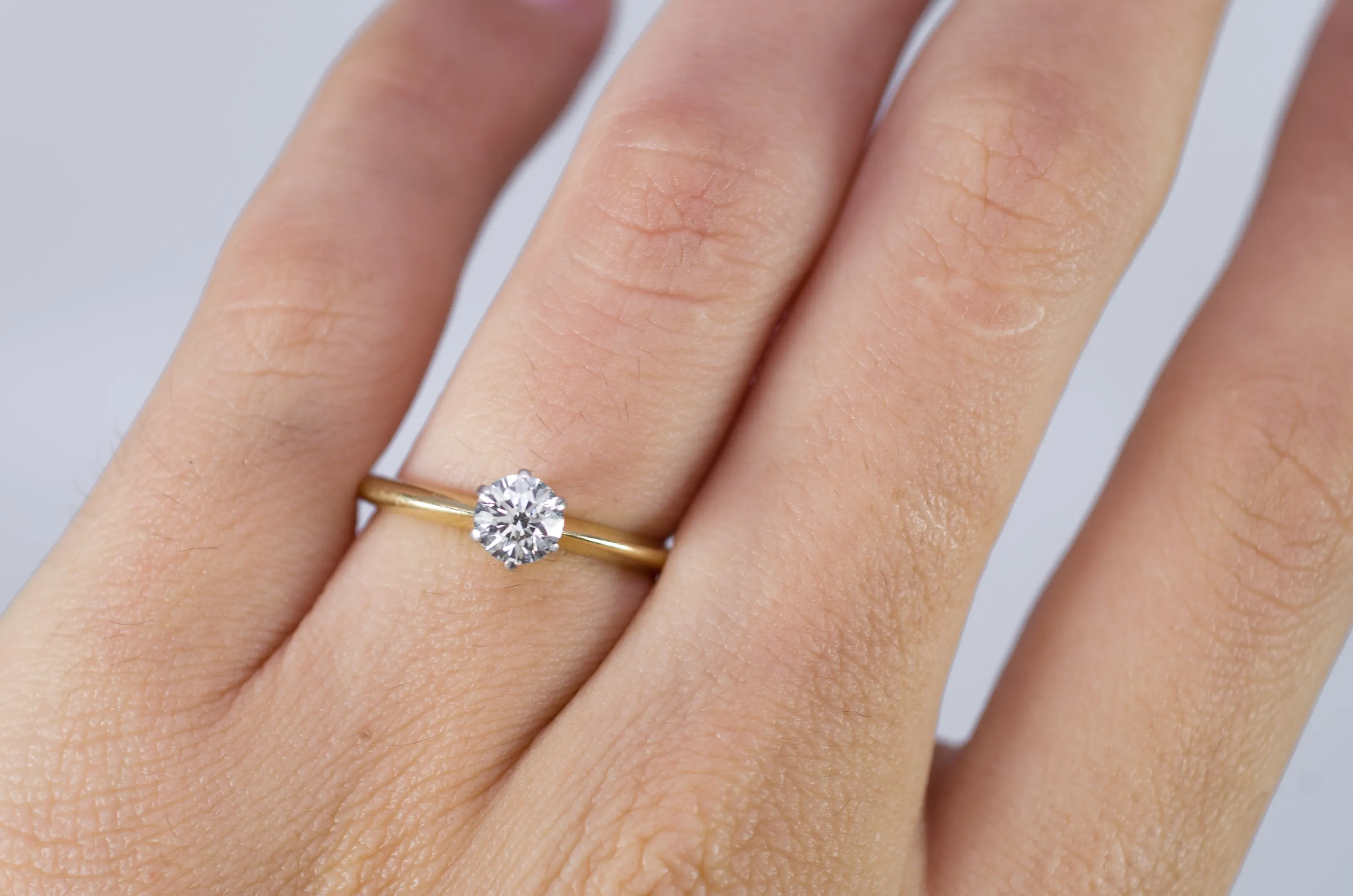 VINTAGE TIFFANY SOLITAIRE ENGAGEMENT RING
